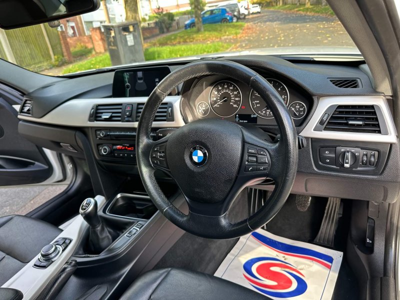 BMW 3 SERIES