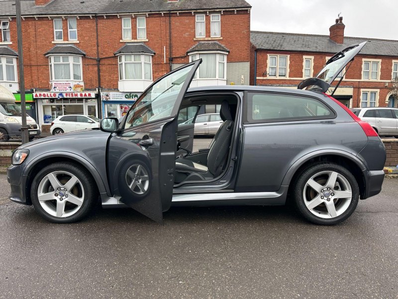VOLVO C30