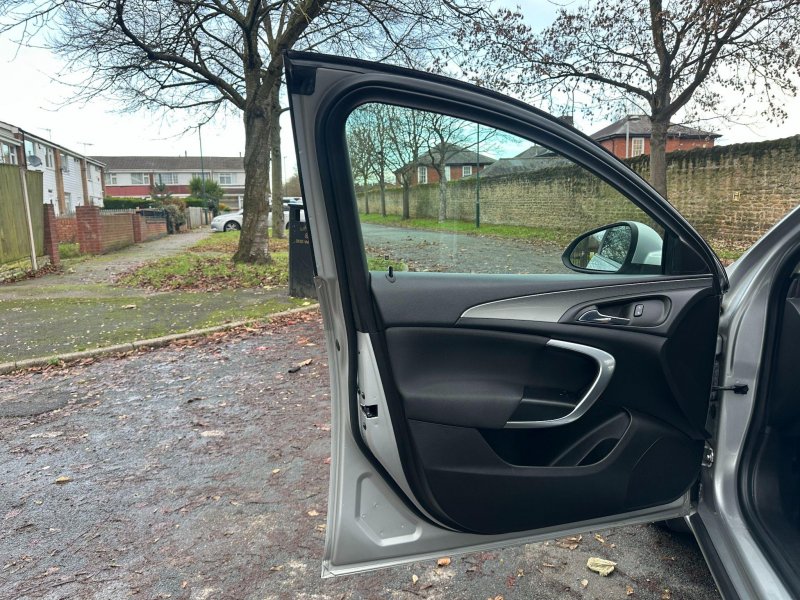 VAUXHALL INSIGNIA