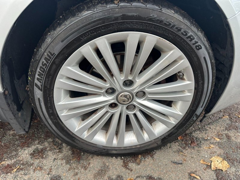 VAUXHALL INSIGNIA