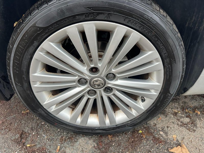 VAUXHALL INSIGNIA