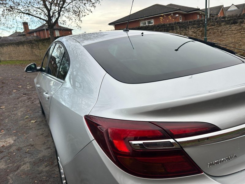 VAUXHALL INSIGNIA