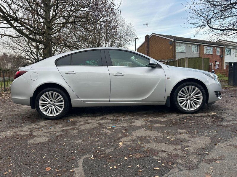VAUXHALL INSIGNIA