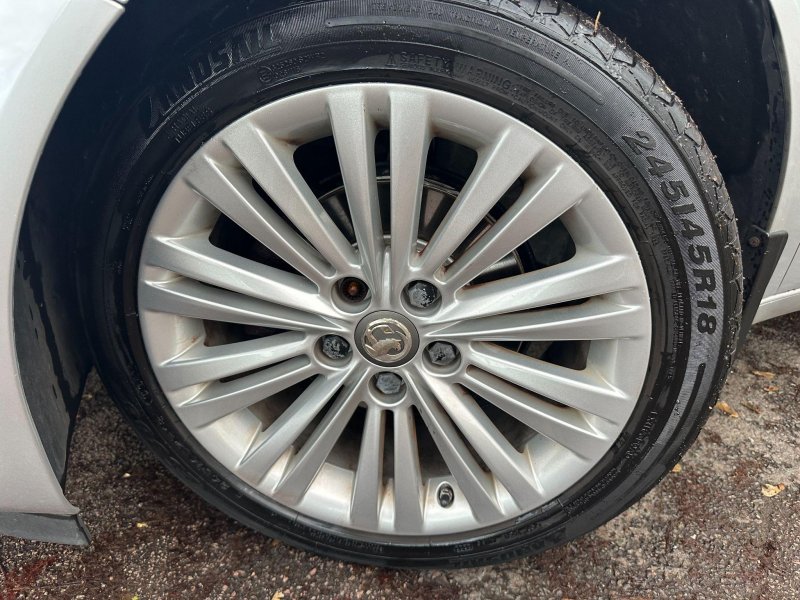 VAUXHALL INSIGNIA
