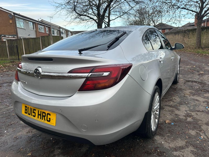VAUXHALL INSIGNIA
