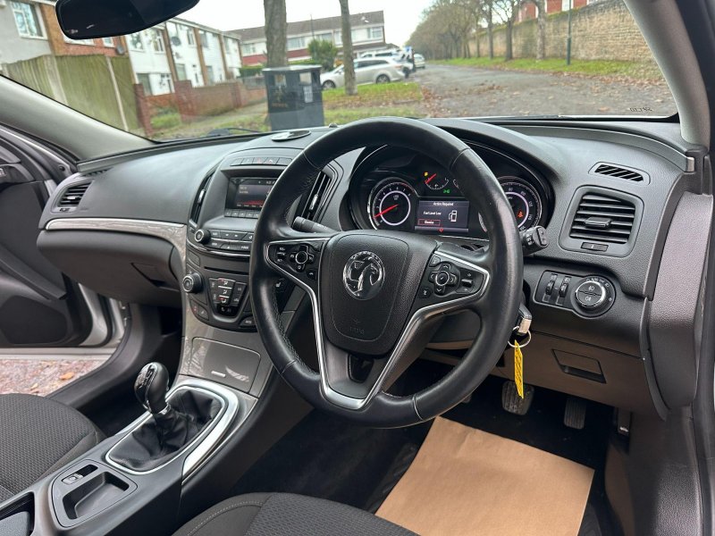 VAUXHALL INSIGNIA