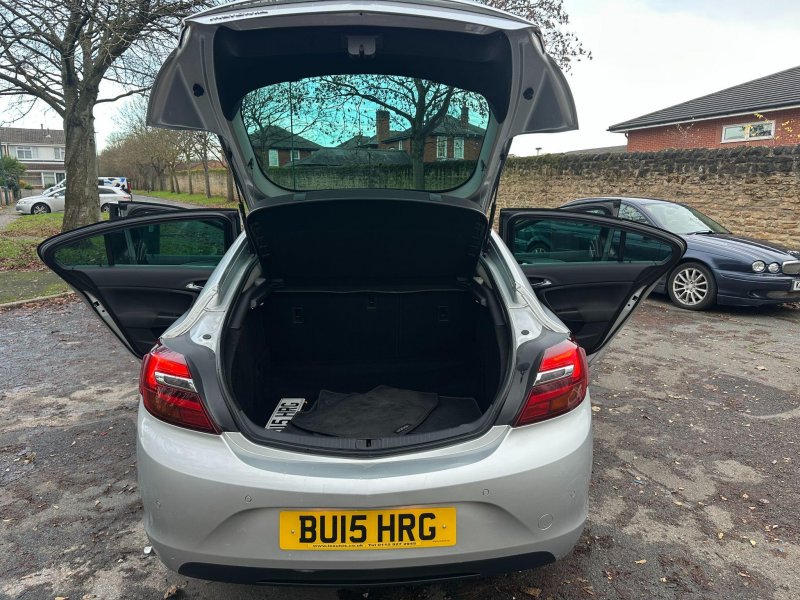 VAUXHALL INSIGNIA
