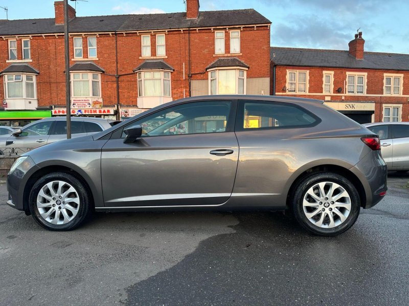 SEAT LEON