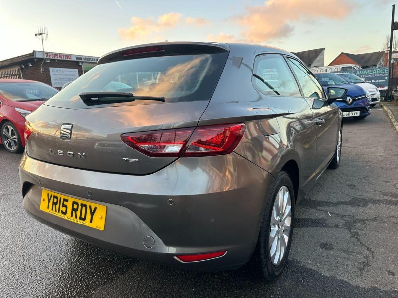 SEAT LEON