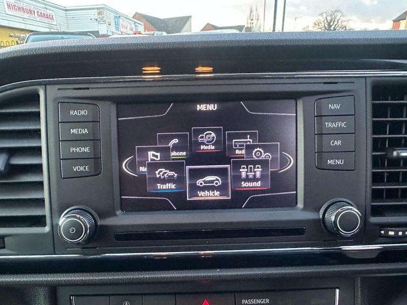 SEAT LEON