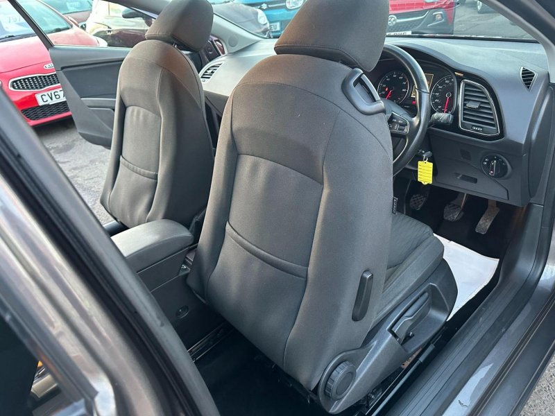 SEAT LEON