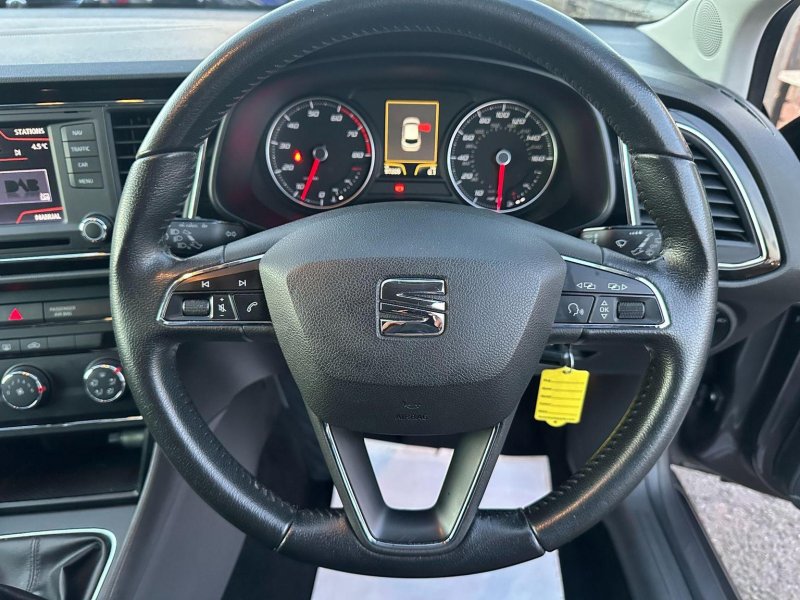 SEAT LEON
