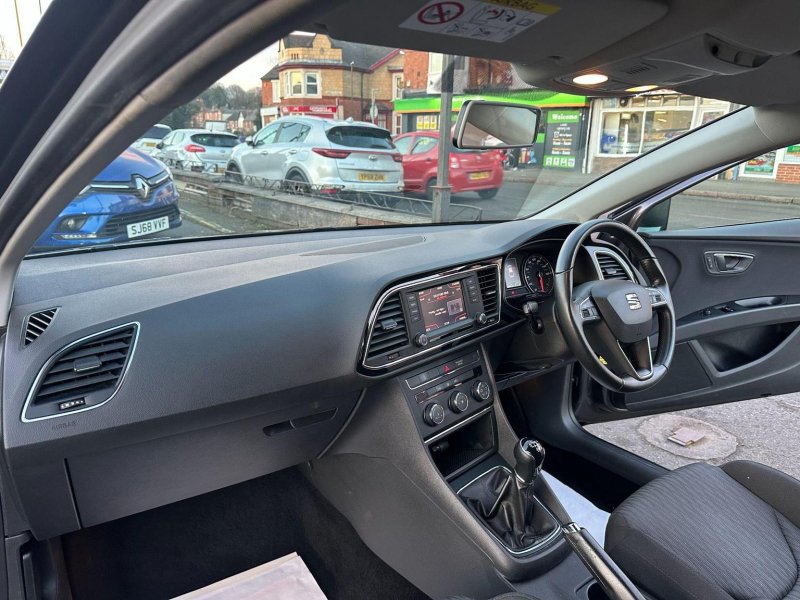 SEAT LEON