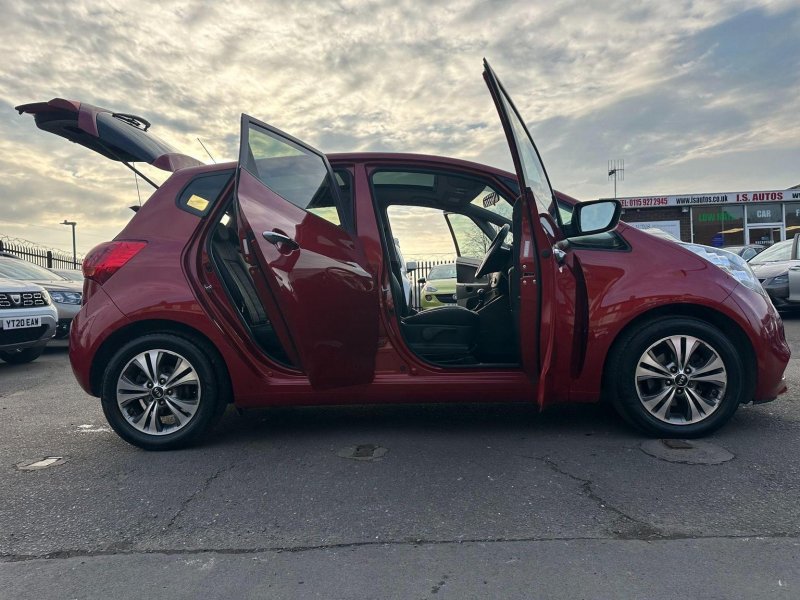 KIA VENGA