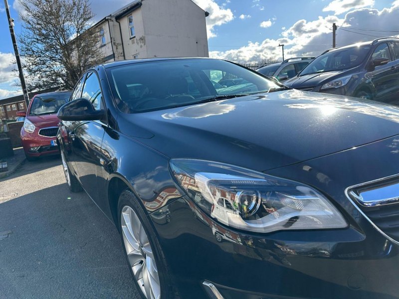 VAUXHALL INSIGNIA