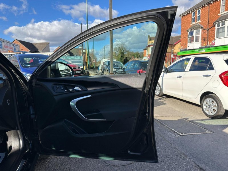 VAUXHALL INSIGNIA
