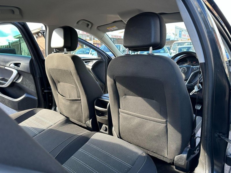 VAUXHALL INSIGNIA