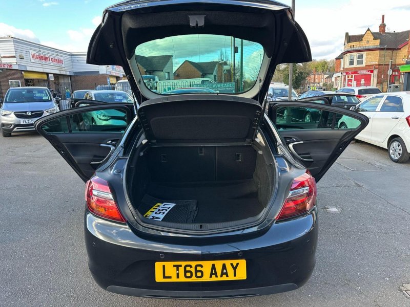 VAUXHALL INSIGNIA