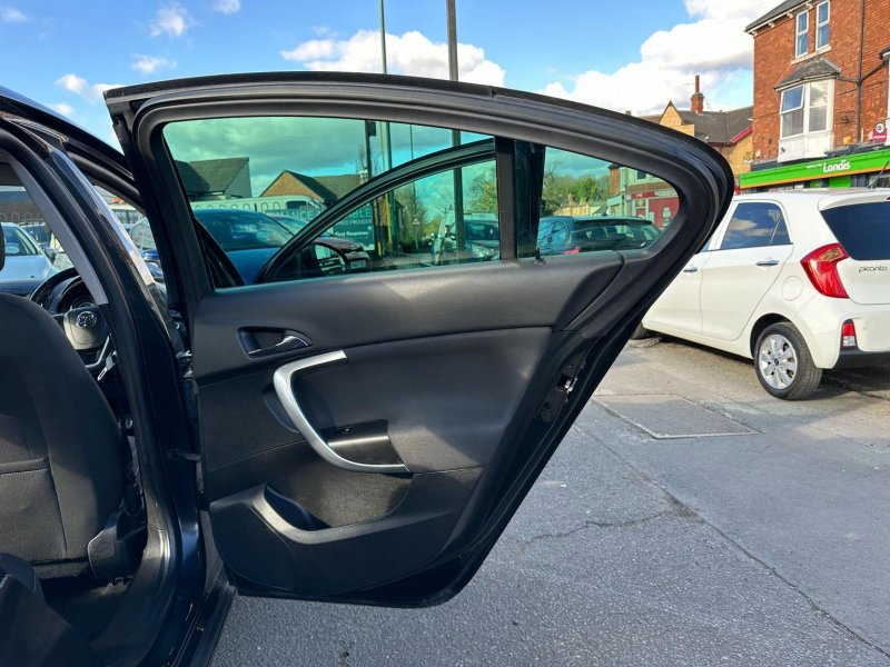 VAUXHALL INSIGNIA