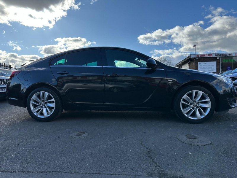 VAUXHALL INSIGNIA