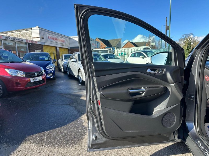 FORD KUGA