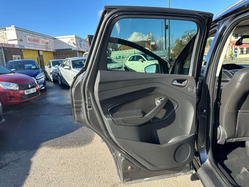 FORD KUGA