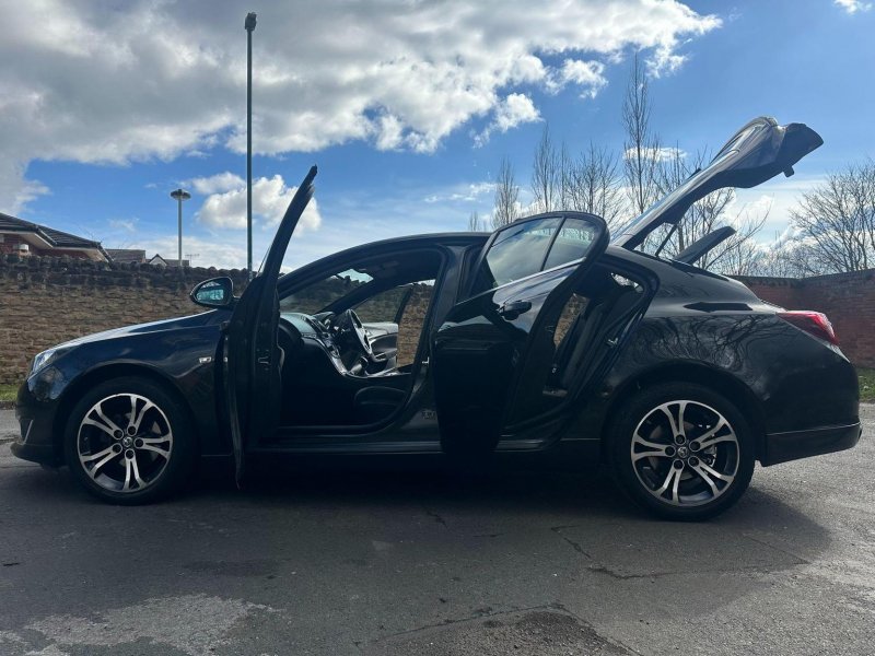 VAUXHALL INSIGNIA