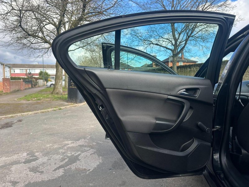 VAUXHALL INSIGNIA