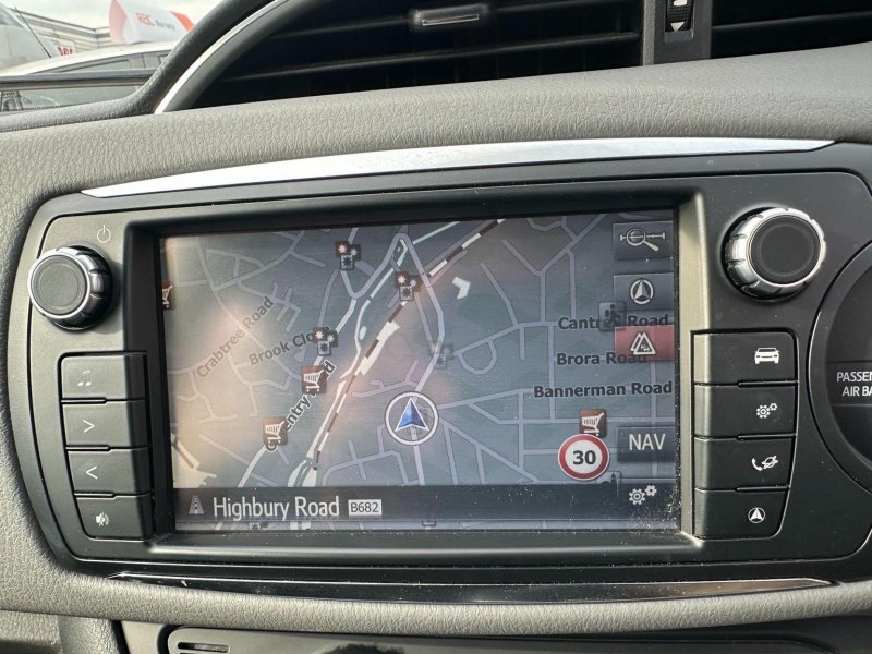 TOYOTA YARIS