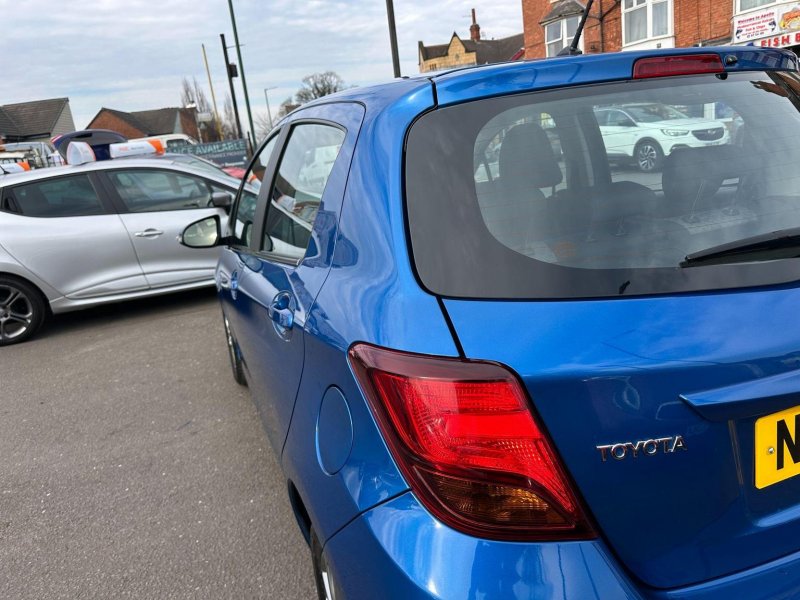 TOYOTA YARIS