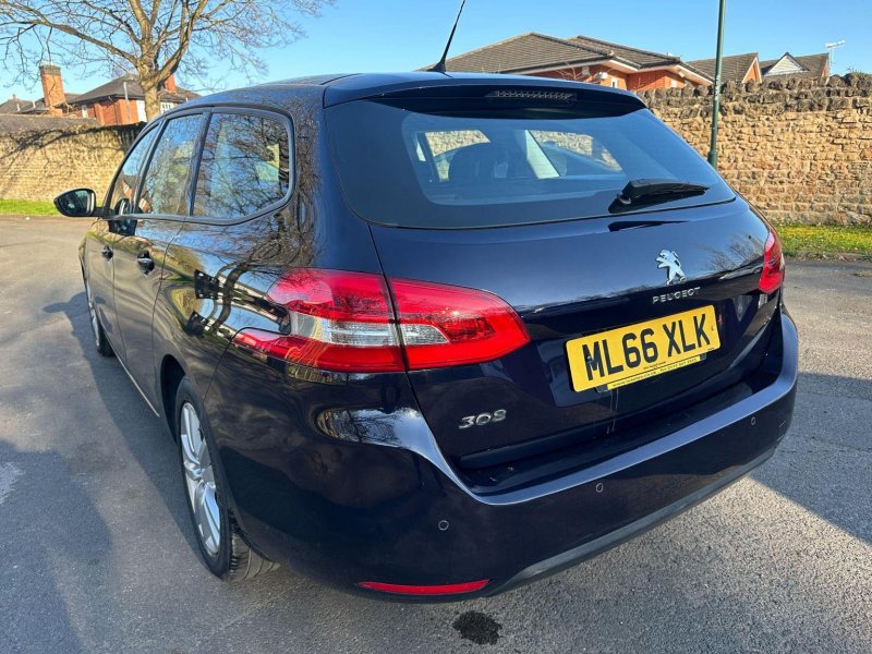 PEUGEOT 308