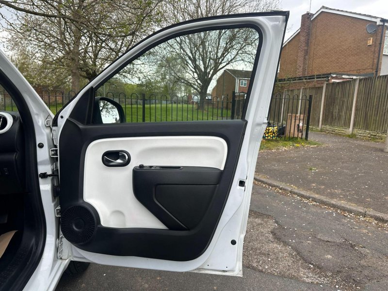 RENAULT TWINGO