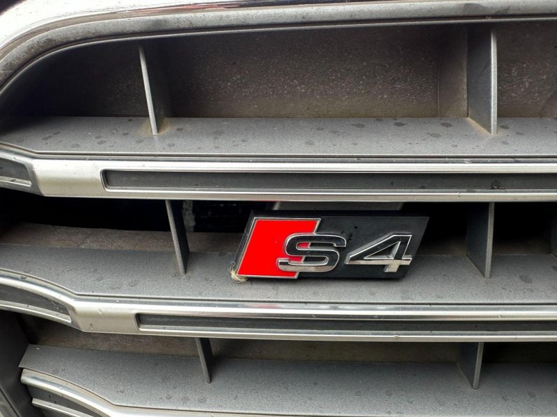 AUDI S4