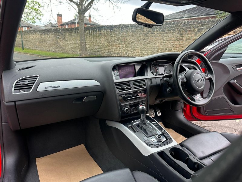 AUDI S4