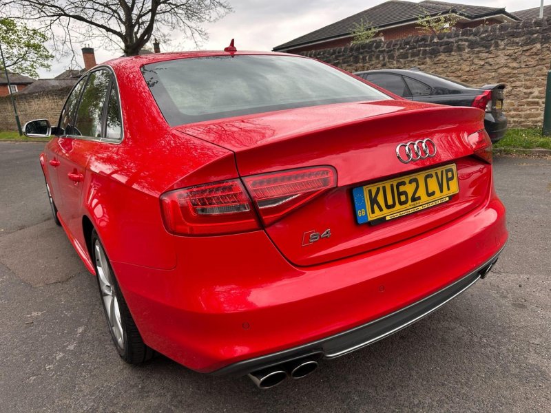 AUDI S4