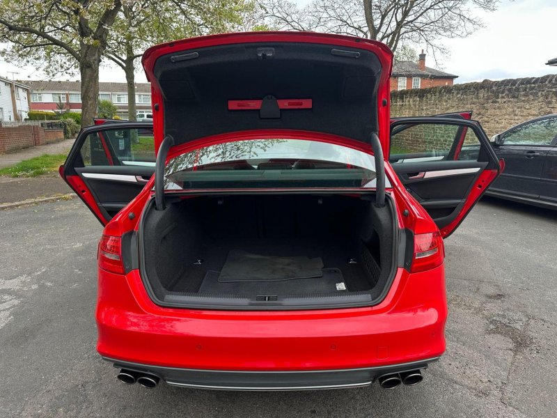 AUDI S4