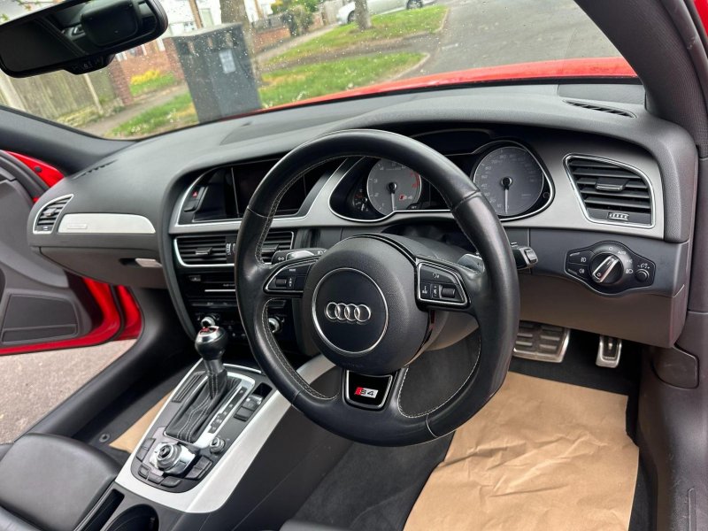 AUDI S4